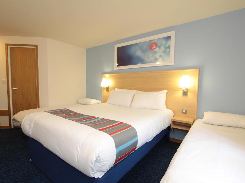 Travelodge Sheffield Central Exterior photo